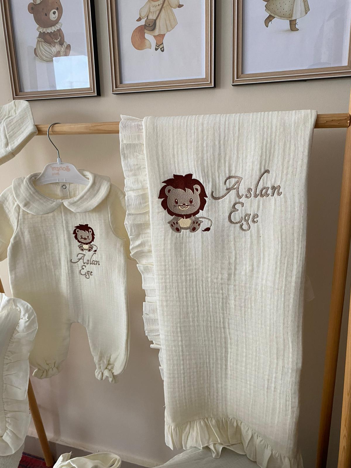 Aslan işlemeli Müslin Hastane Çıkışı Seti