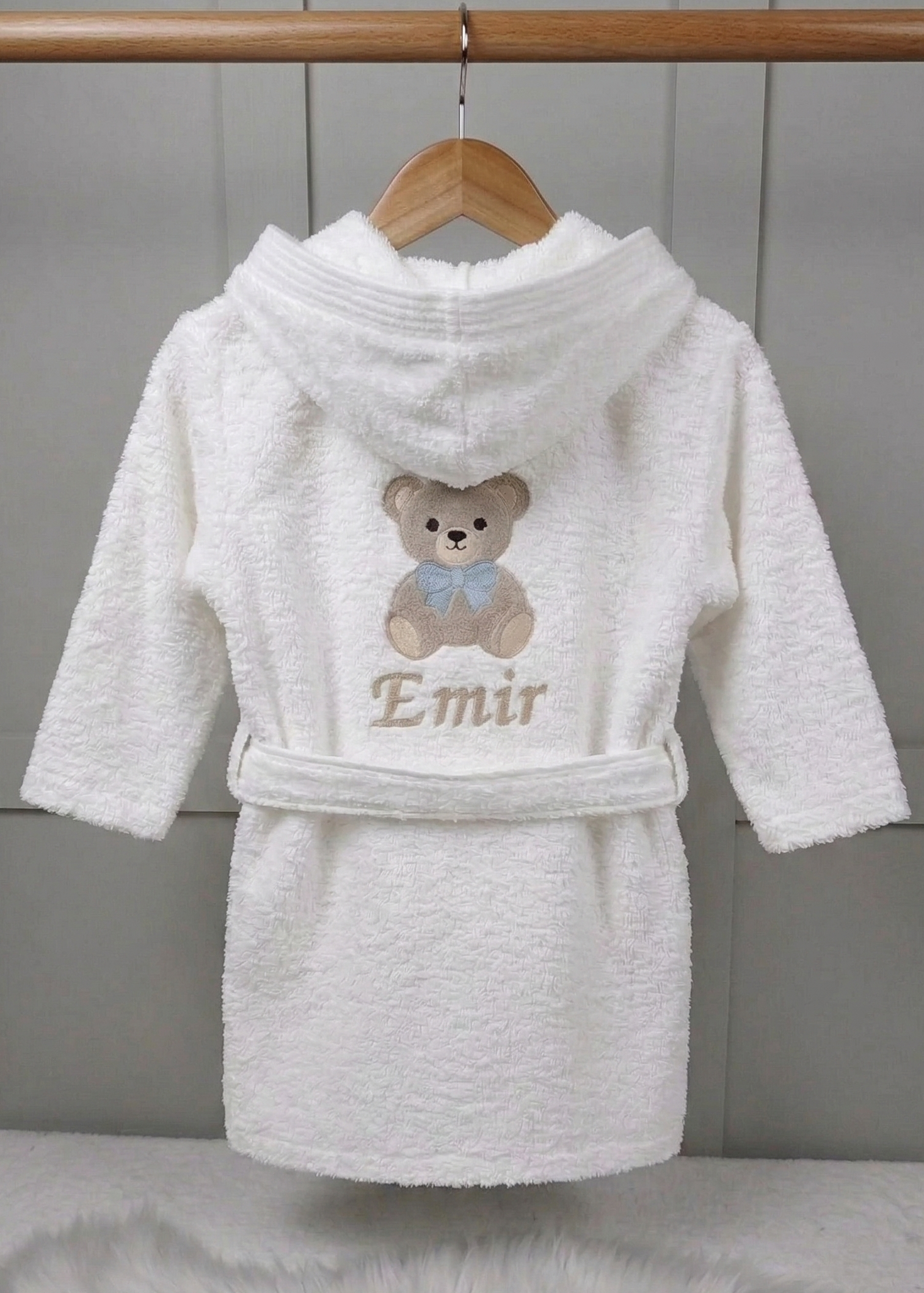 Nakış İşlemeli Tek Bornoz