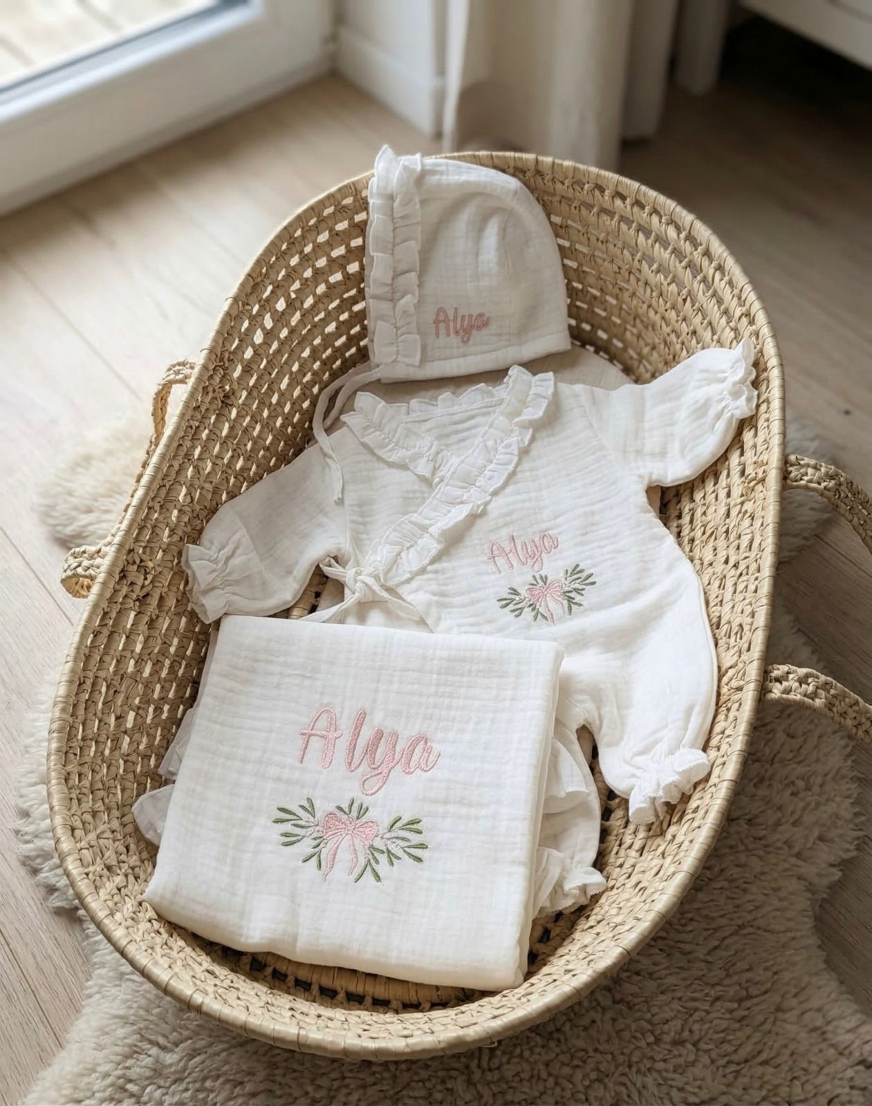 Fiyonk Dal İşlemeli Müslin Set