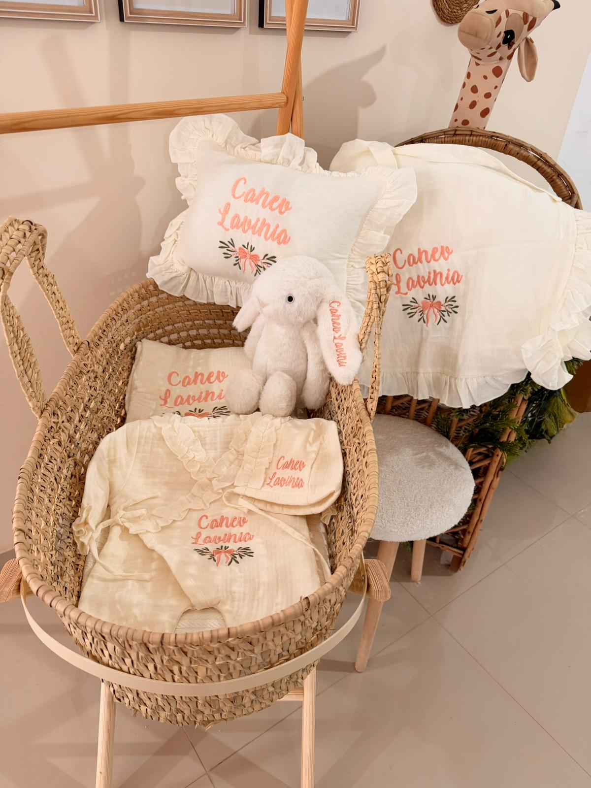 Müslin Set (Tulum + Bonet + Battaniye + Puset Örtüsü + Yastık + Peluş Tavşan)