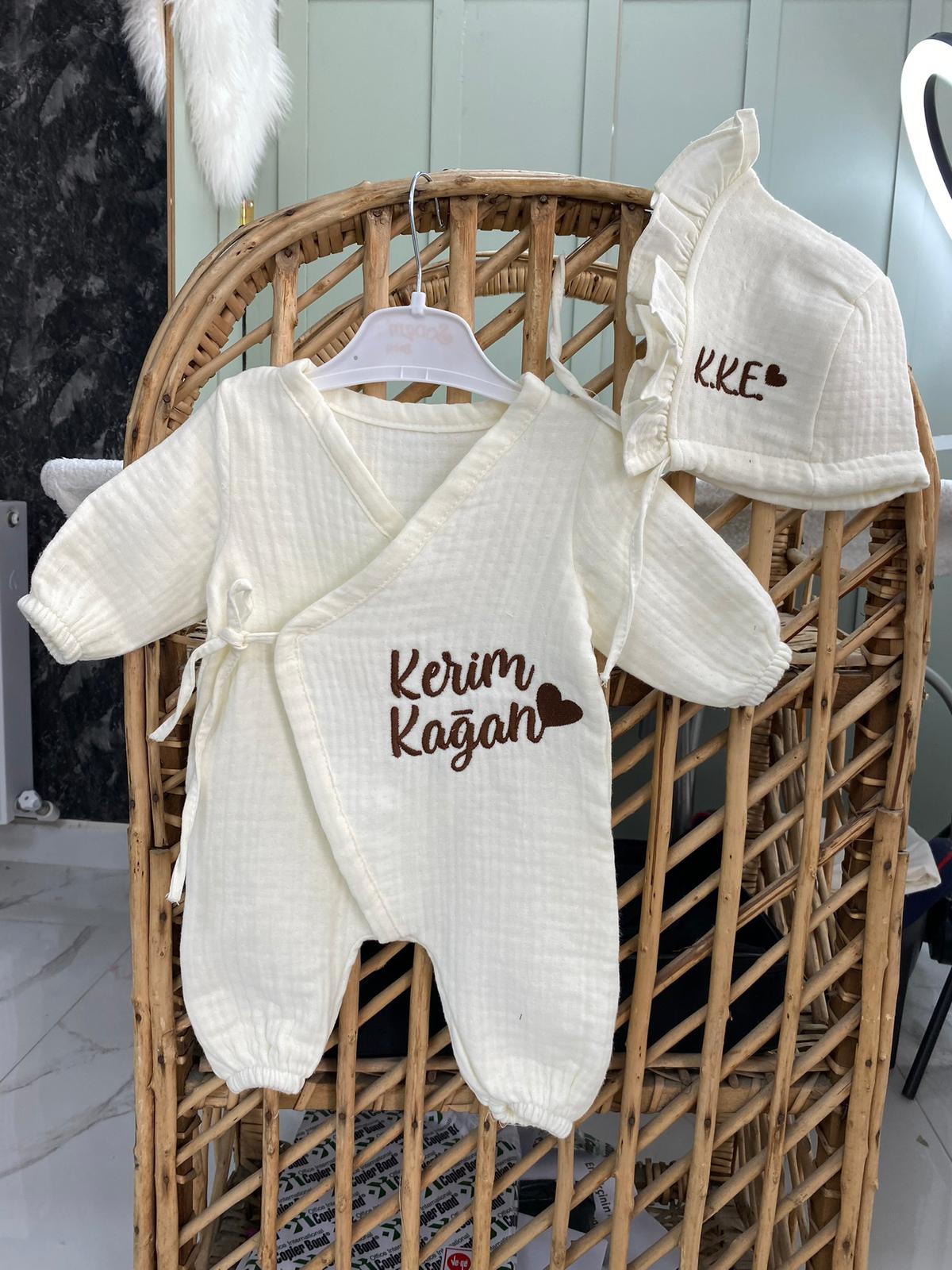 İsimli Müslin Kimono Tulum & Bonet Seti